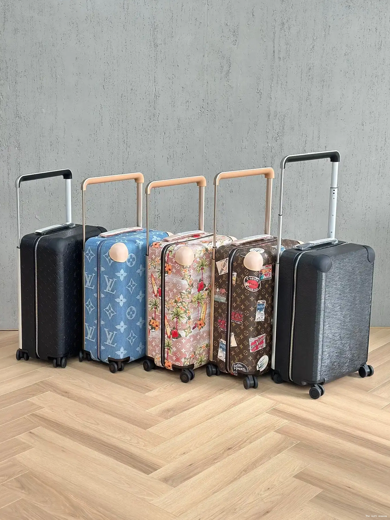 CABIN MONOGRAM CUSTOM 55 HORIZON SUITCASE EMBOSSED 37L 0510